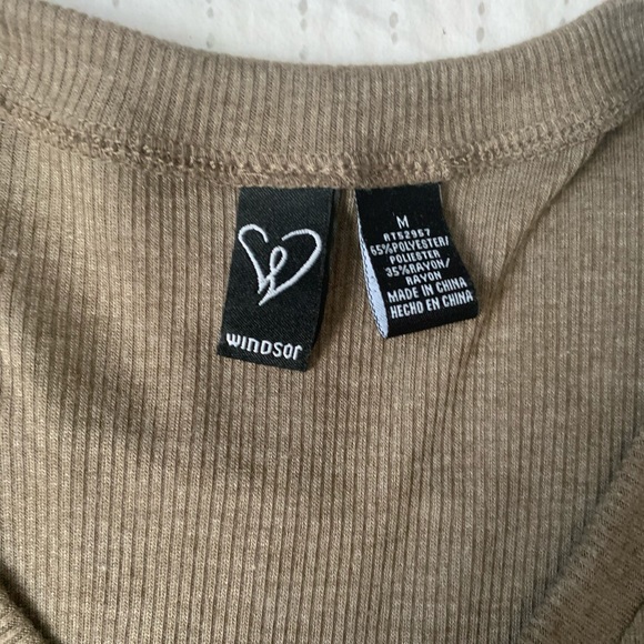 winsdor long sleeve v neck - Picture 2 of 2